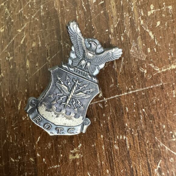 Vintage U.S. Air Force USAF ROTC Badge Missle‎ Eagle Crest Lapel Pin Pinback - Picture 1 of 4